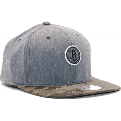 Mitchell & Ness Trench 110 SB Brooklyn Nets Charcoal/Camo Snapback šedá camo černá