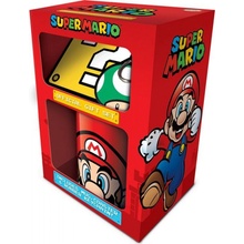 CurePink Dárkový set Nintendo Super Mario hrnek přívěsek tácek hrnku GP85204 315 ml