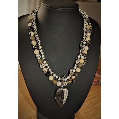 Dannyra Дизайнерско колие с с праисторическа ортосера с яспис и ахат fw2116