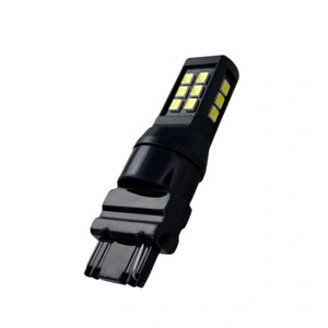 CarMart Лед крушка T25 с 28 диода 2835 chip 10-24v - бяла