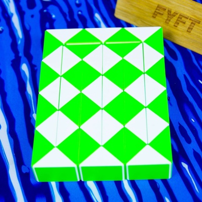 Other cube Rubikov had 48 dielikov Zelená