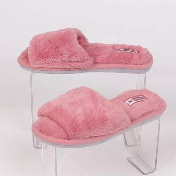 Image 1 of Пухкави домашни пантофи в цвят пудра