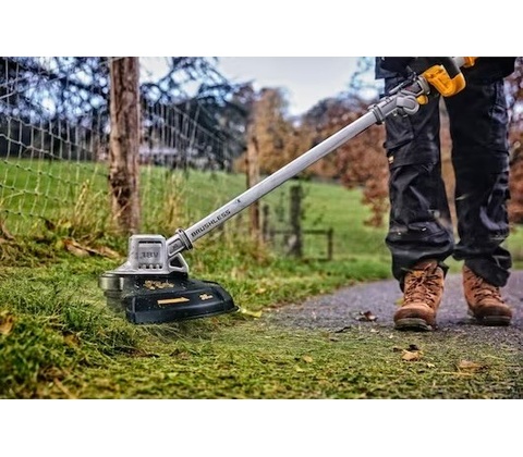 DeWALT DCMST561N