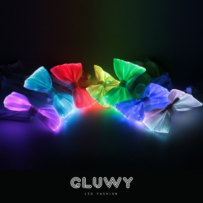 Gluwy svietiaci motýlik LED multifarebný