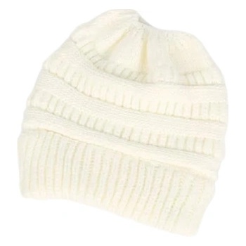 Čepice s otvorem pro culík bílá