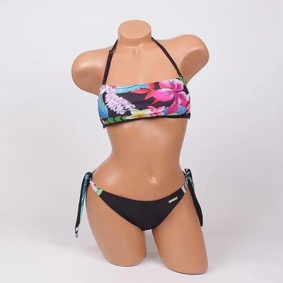 Бански с бюстие в черно и флорални мотиви - чашка b