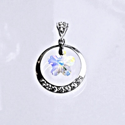 Čištín Stříbrný přívěšek s AB krystalem Swarovski, kytka P 1405