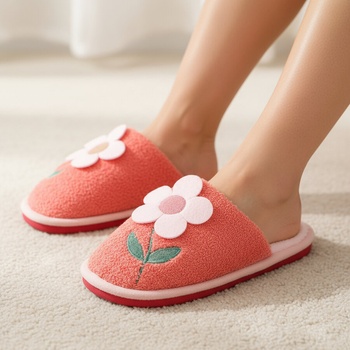 Дамски пантофи в пастелно оранжево и розово с цвете