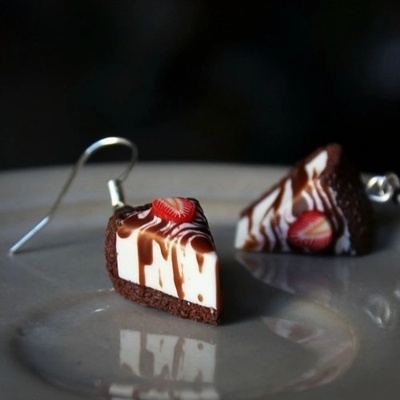 CircusMind sladké náušnice Fimo jahodový cheesecake S3267