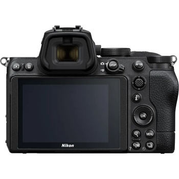 Nikon Z5 + 24-70mm (VOA040K006)