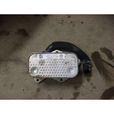 chladič oleje AUDI Q3 8U0 2,5 TFSI 07K117021D