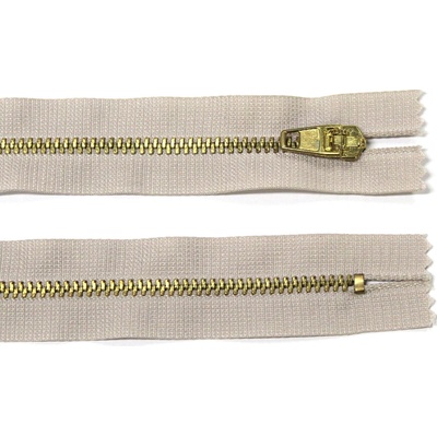 Kovový zip no.3 nerozepínací 16cm béžový pískový (zlaté zoubky)