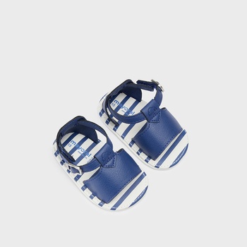 Mayoral Декоративни сандали за новородено момче в бяло и тъмно синьо Майорал - за момче, в тъмно синьо