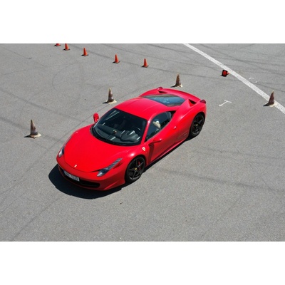 Jízda ve Ferrari polygon Brno 1 osoba 2 okruhy