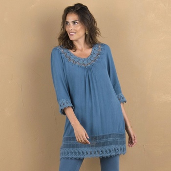 Krepónová tunika s 3 4 rukávmi a macramé modrosivá