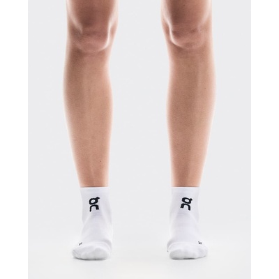 On CORE RUN SOCKS MID 2 PAIRS biele