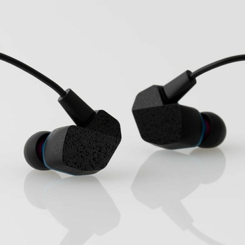 Final Audio A2000