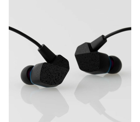Final Audio A2000