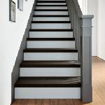vidaXL Стълбищни стъпала, 2 бр, кафяво-черни, 80x30x2 см, дъб масив (3283803)