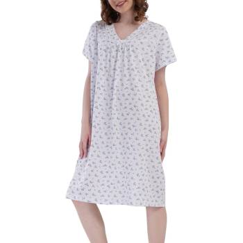 Бяла нощница с малки цветчета и дантела