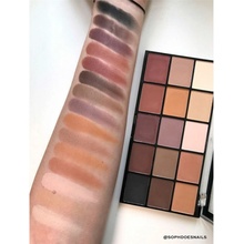 Makeup Revolution Re-Loaded paleta očných tieňov Basic Mattes 16,5 g