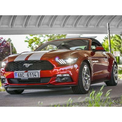 Jazda na Ford Mustang v premávke