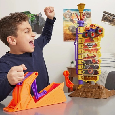 Monster Jam El Toro Loco gold 1:64