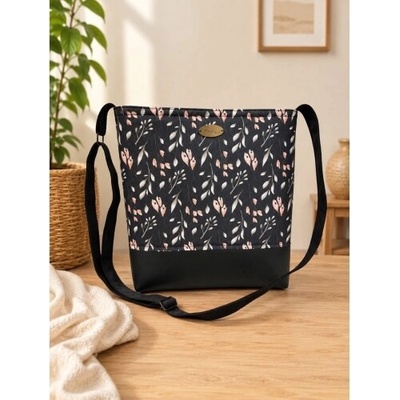 Crossbody kabelka lístky