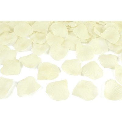 Okvetné lístky ruží krémové