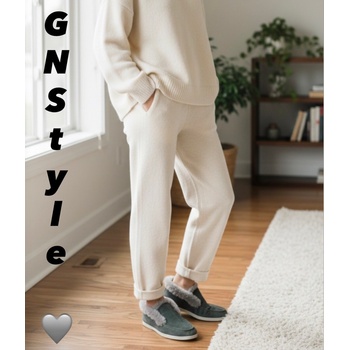 ЛУКСОЗНИ ДАМСКИ БОТИ ОТ ЕСТЕСТВЕН ВЕЛУР С МОДЕРЕН ПУХ