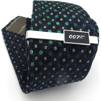 Amparo Miranda spona na kravatu Agent 007