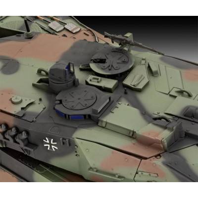 Revell Leopard 2 A6M+ Plastic ModelKit tank 03342 1:35