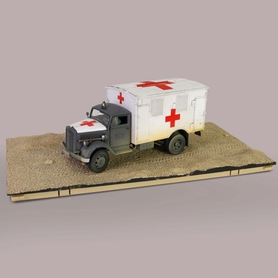 Forces of Valor Kfz.305 Opel Blitz Ambulance German Army Germany w 1 Figure 1:32
