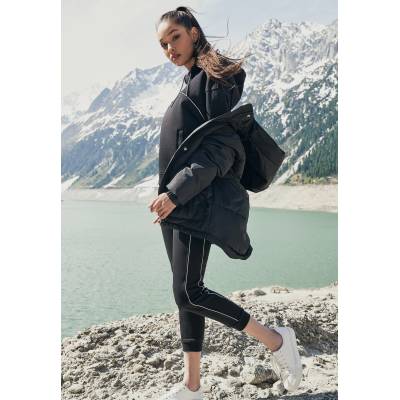 Urban Classics Дамско яке в черно Urban Classics Ladies Oversized Hooded PufferMODEL801 SALE - , размер L