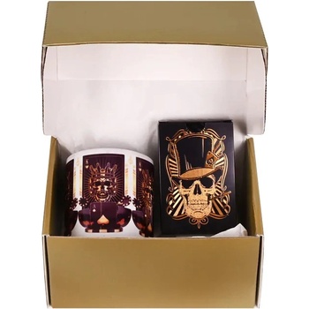 Подаръчен комплект с чаша и луксозни водоустойчиви черни pvc карти (К102256)