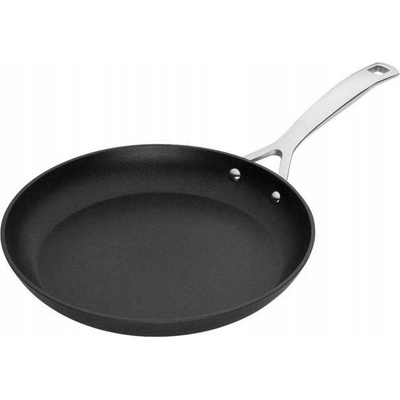 Tradiční pánev Le Creuset BASIC 22 cm s nepřilnavým povrchem