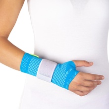 Sanomed ManuSan Active bandáž zápästia azúrová
