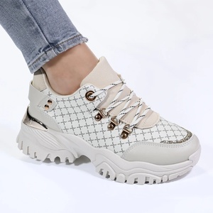  Спортни маратонки D06002-2 Beige