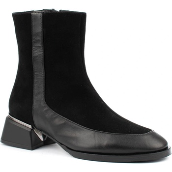 Дамски боти от естествена кожа в черно