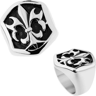 Šperky eshop ocelový prsten stříbrné šestihranná ozdoba s patinou a Fleur de Lis Z41.2