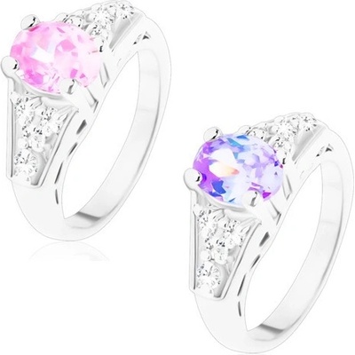 Šperky eshop prsten s lesklými rameny broušený oválný zirkon čtveřice čirých zirkonů V09.22 Světle fialová