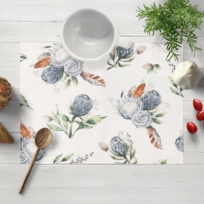 Biante bavlna prostírání Sandra SA-707 Modré květy Protea na bílém 35x45 cm