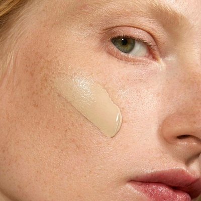 Mádara Polomatný make-up s peptidy Skinonym Semi-Matte Peptide FoundationIvory 30 ml
