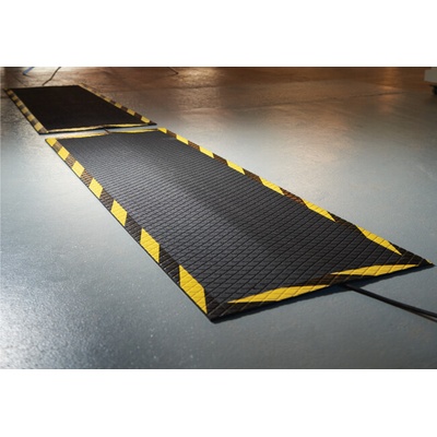Kleen-Tex GDmatsEu Gumenná rohož na kabeláž NFSI- čierna 40 x 120 cm