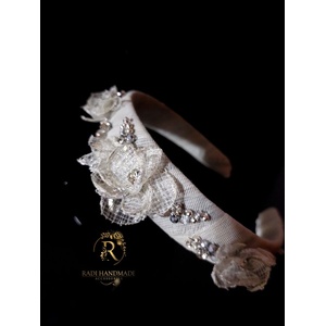 Radi handmade Елегантна диадема със сребристи кристали и цветя (791)
