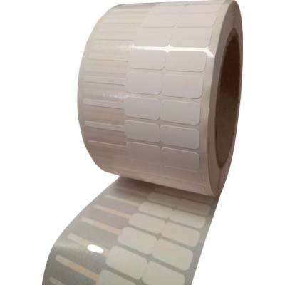 Plastová Etiketa 62 mm x 10 mm, Klenotnícka, Polyetylén matný, Biela, Dutinka 76 mm, 2500 ks/kotúč, Permanentné lepidlo, Priemer kotúča 116 mm