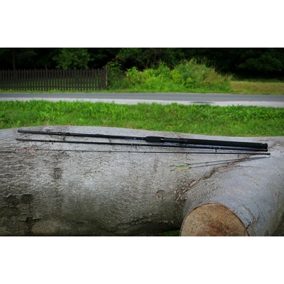 Giants Fishing Black Method Feeder 3,3 m 40-90 g 3 díly
