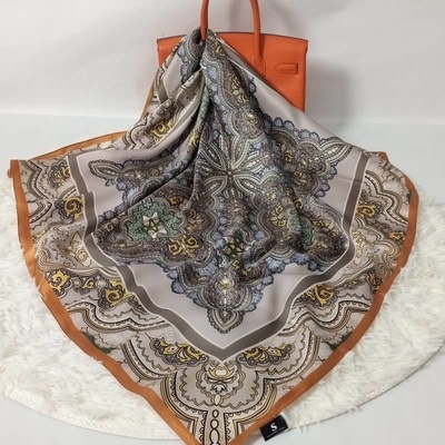 hedvábný šátek Béžovo-hnědé Ornamenty v dárkovém balení