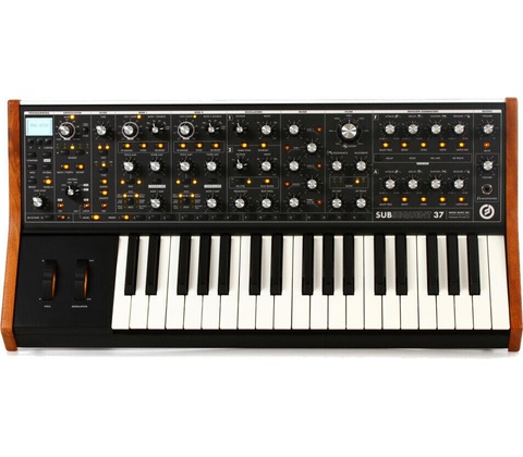 Moog SUB 37