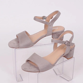 Велурени сандали в сиво с широк ток